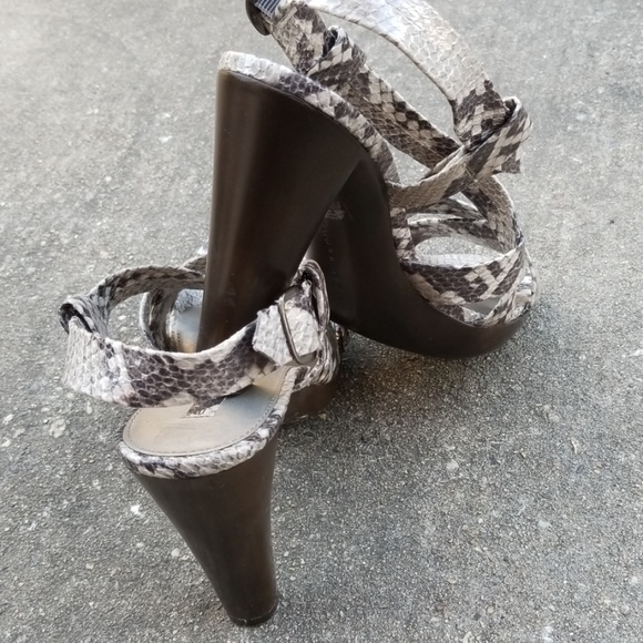 Bandolino strappy heel - Picture 3 of 4